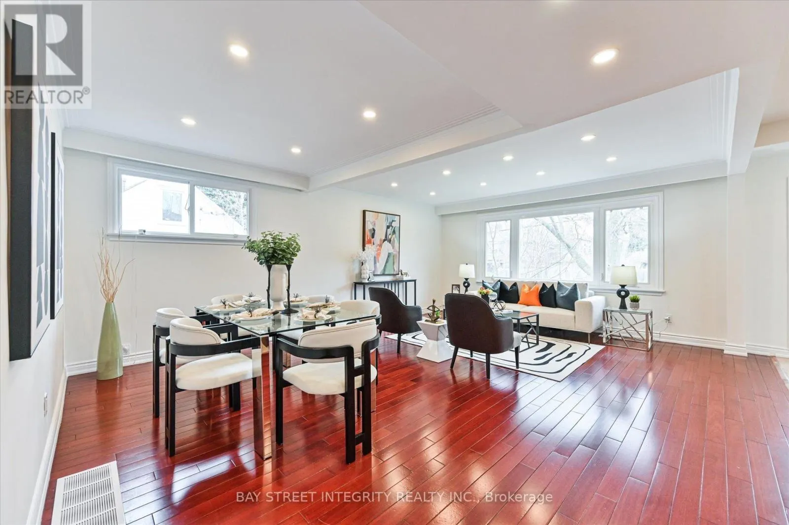 435 CUMMER AVENUE
