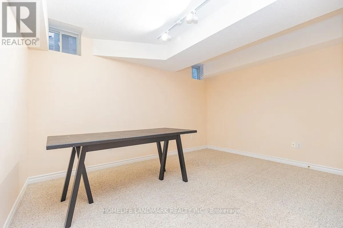 4 WILLIAM POOLE WAY