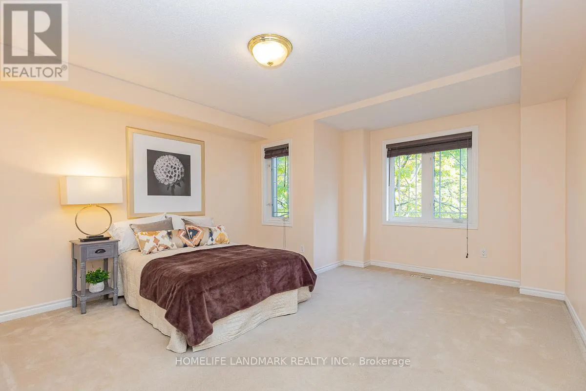 4 WILLIAM POOLE WAY