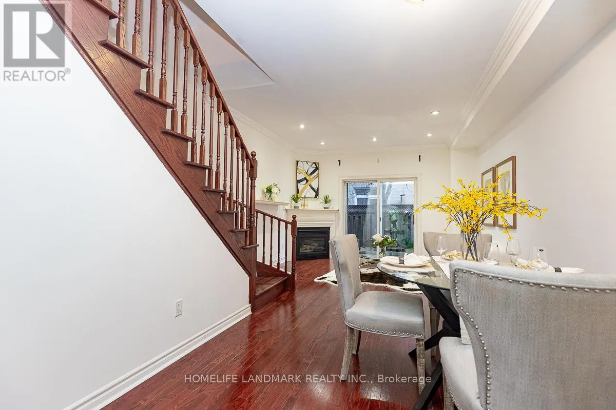 4 WILLIAM POOLE WAY