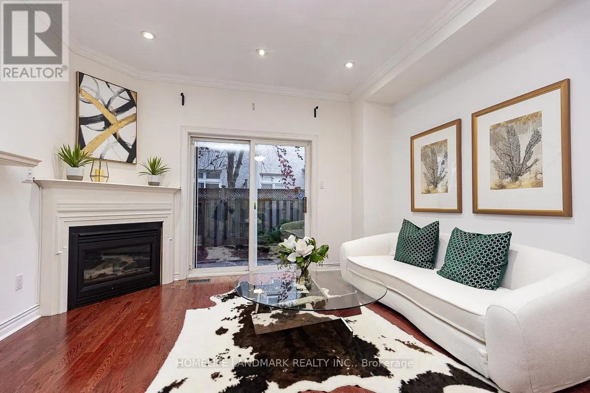 4 WILLIAM POOLE WAY