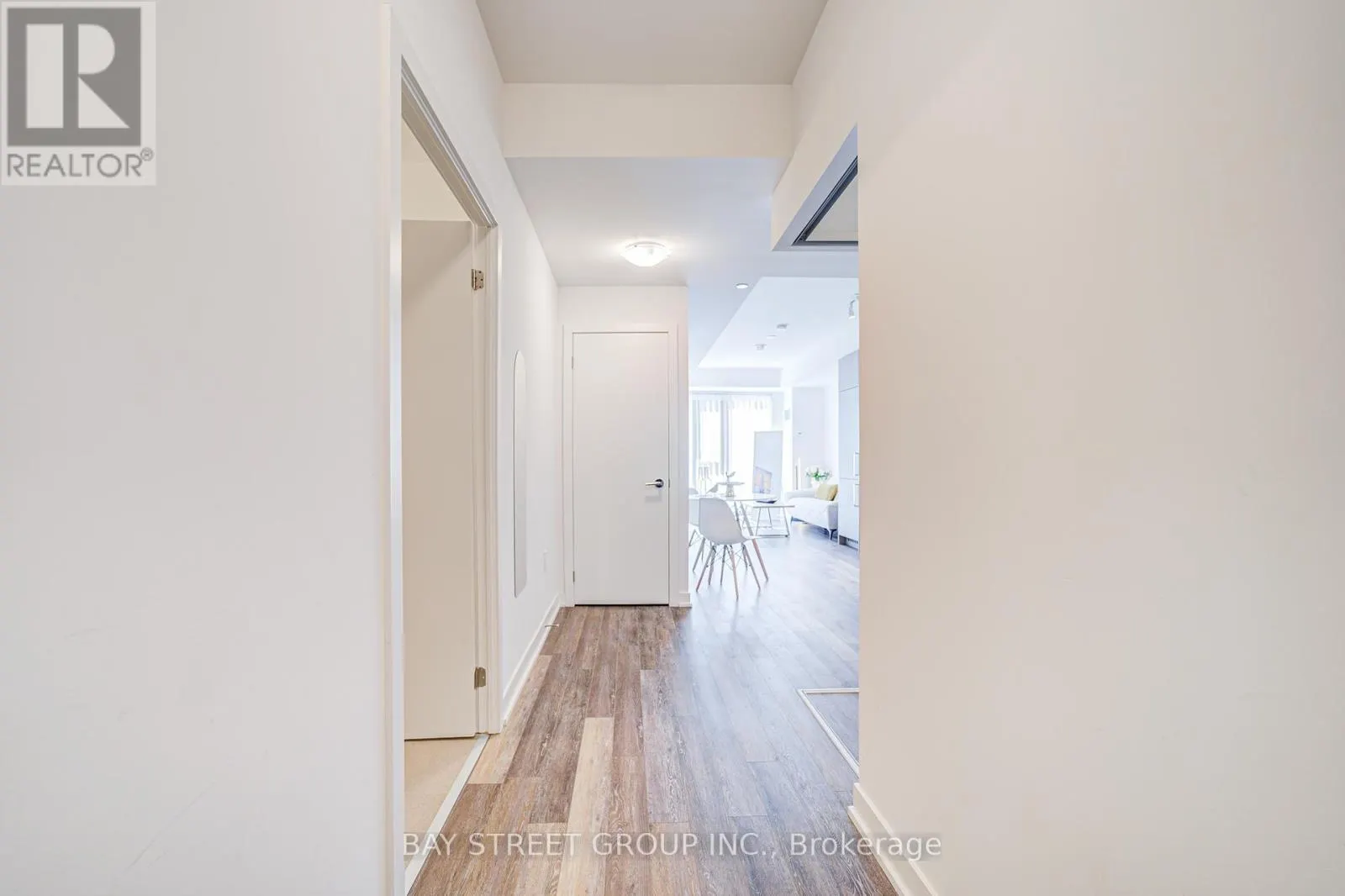 320 - 250 LAWRENCE AVENUE W