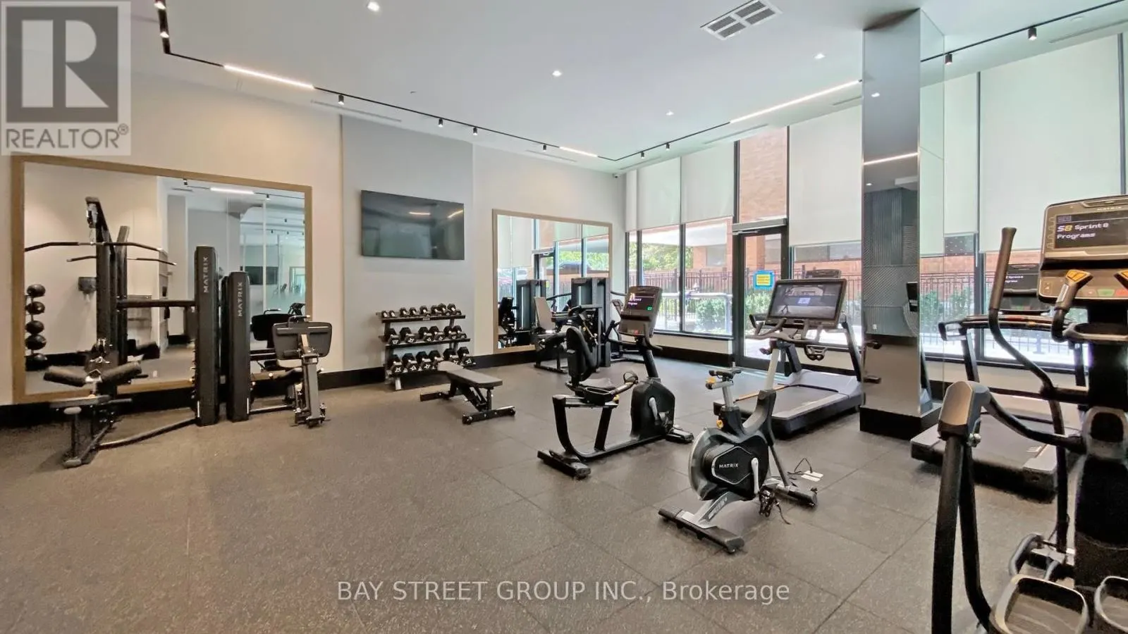 320 - 250 LAWRENCE AVENUE W