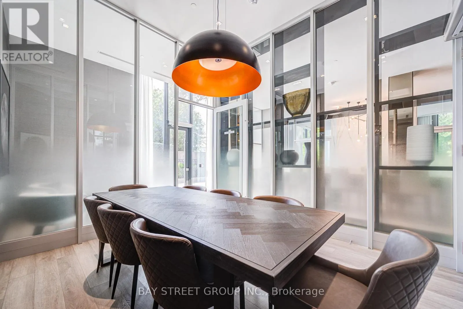 320 - 250 LAWRENCE AVENUE W