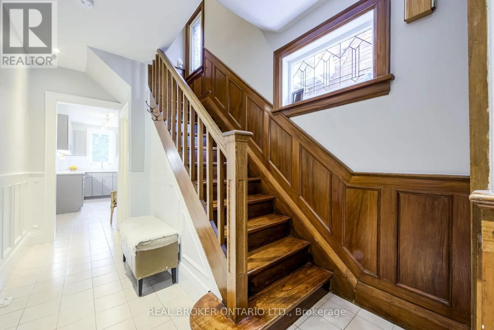413 ROSELAWN AVENUE