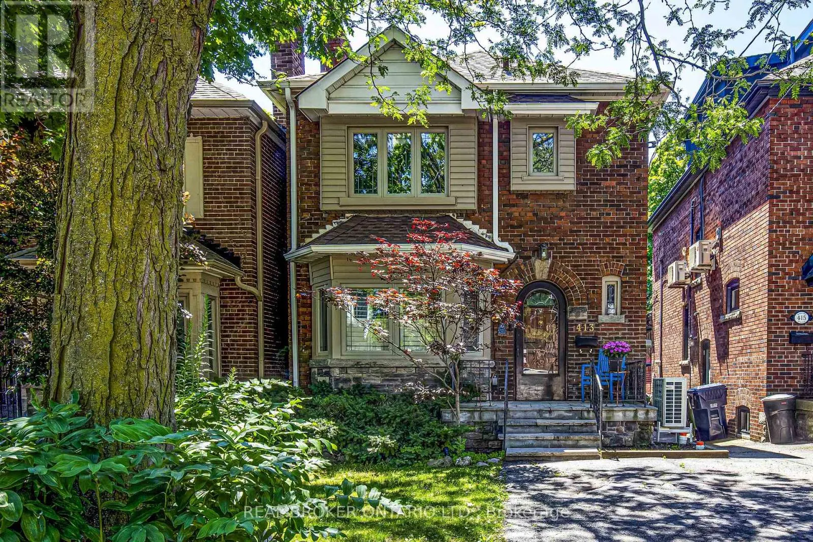 413 ROSELAWN AVENUE