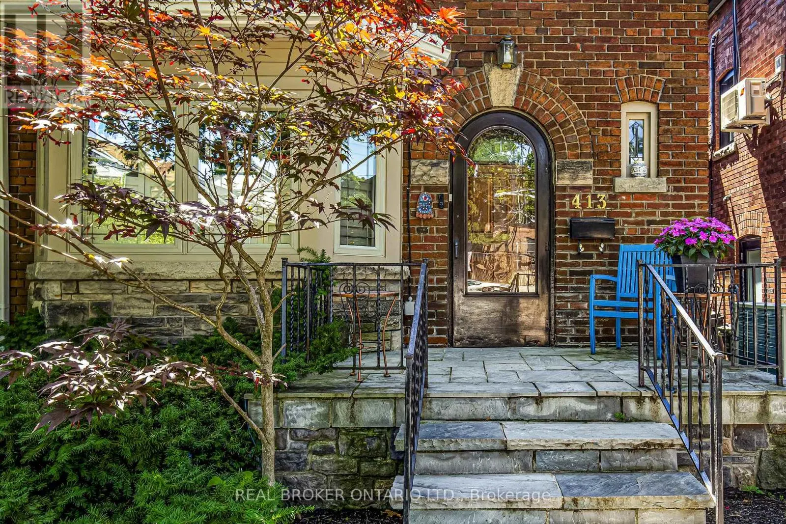413 ROSELAWN AVENUE