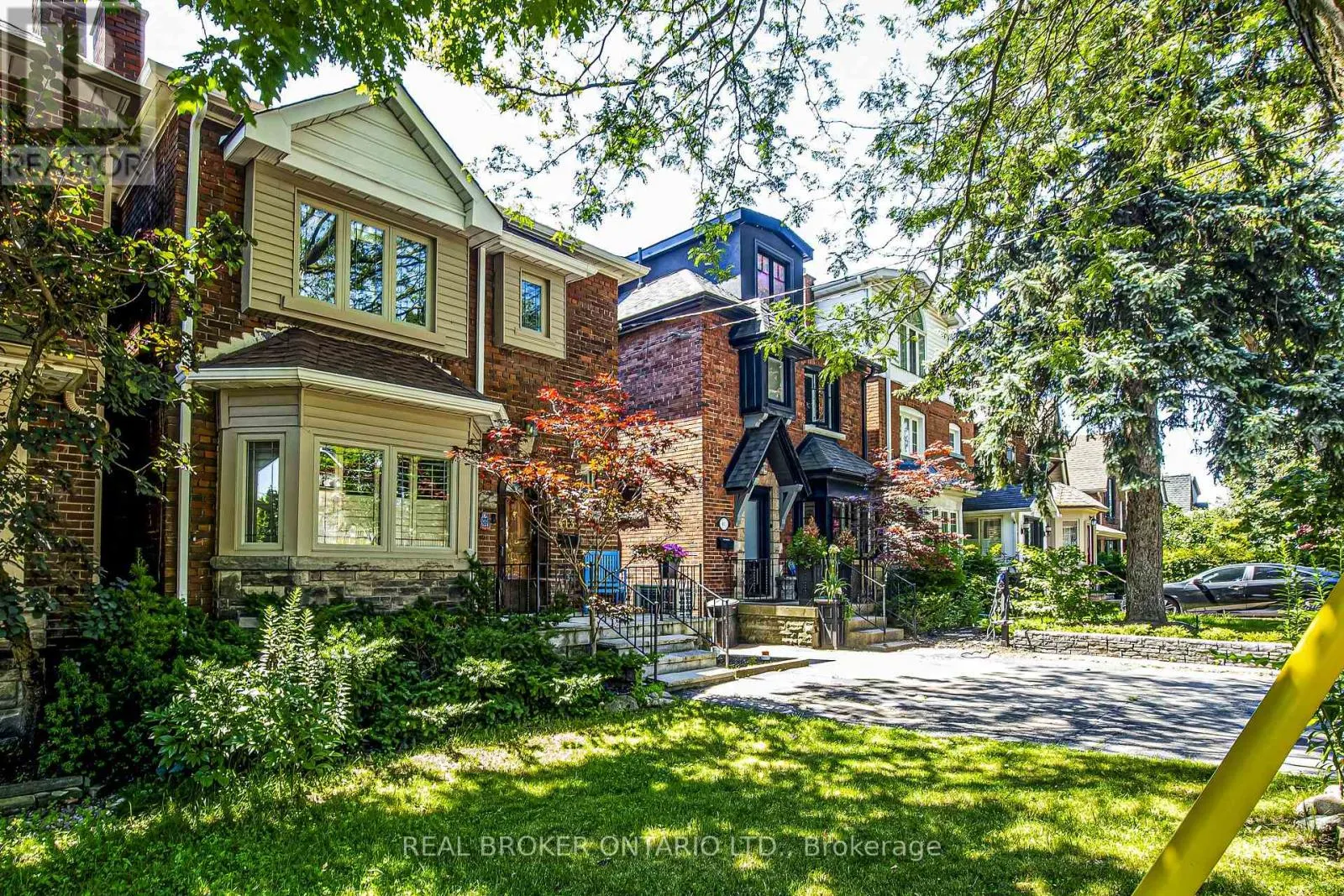 413 ROSELAWN AVENUE