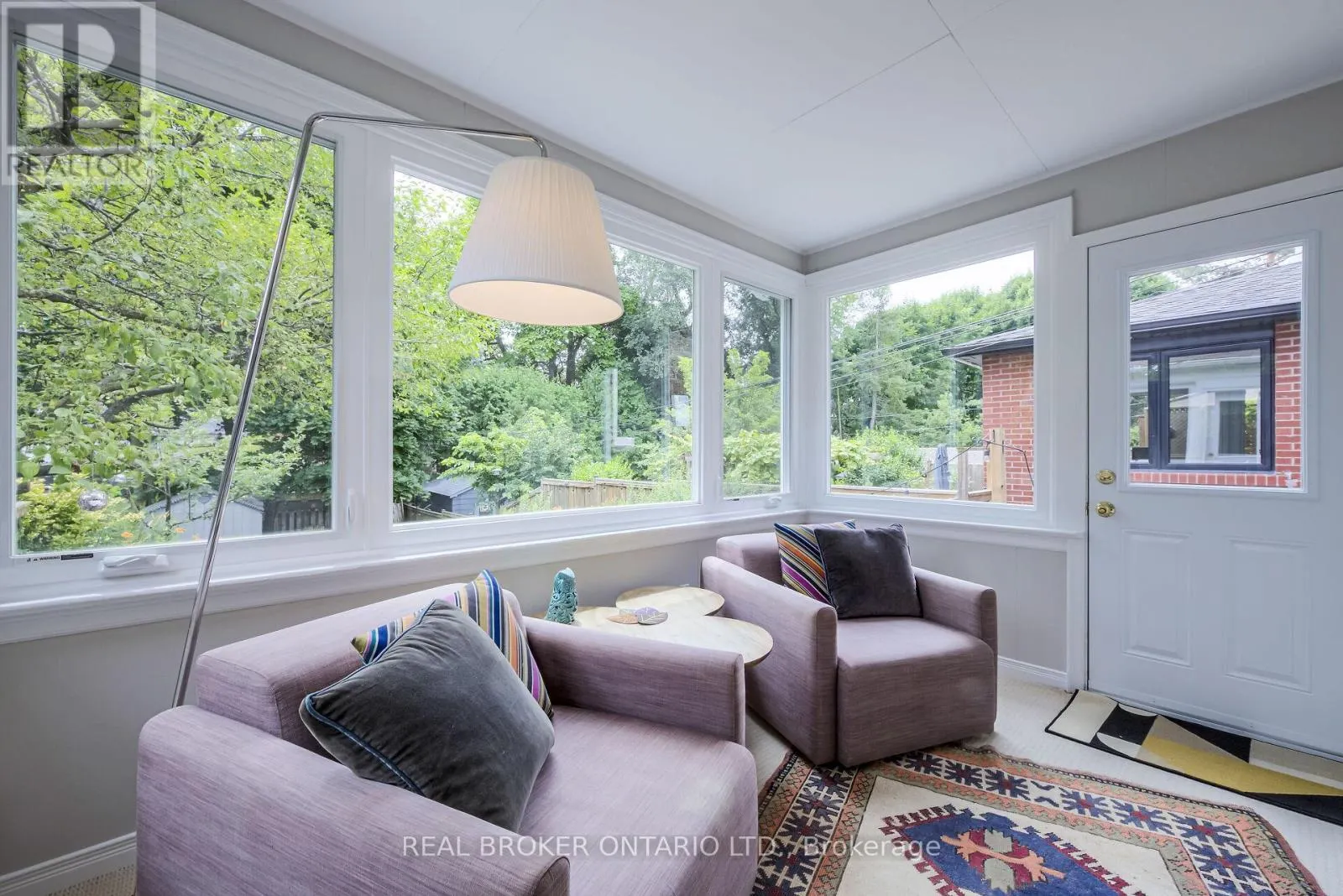 413 ROSELAWN AVENUE