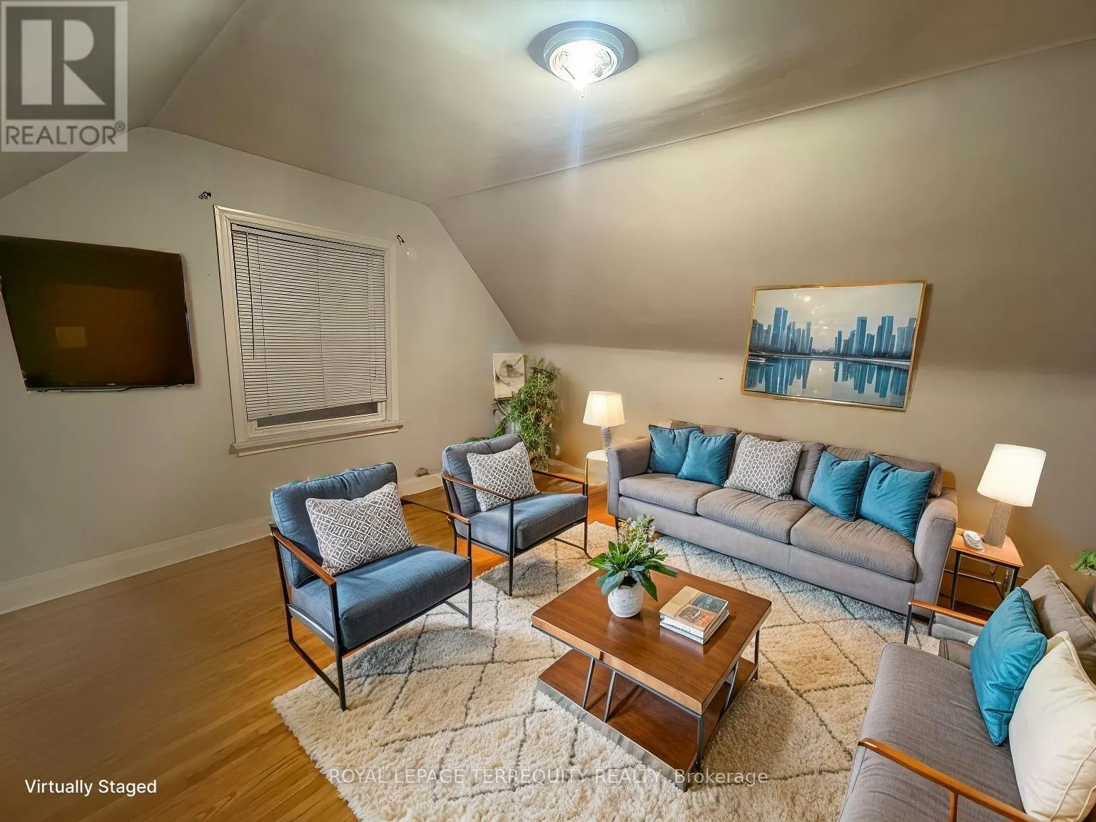 TOP FLOOR - 127 SHEPPARD AVENUE W