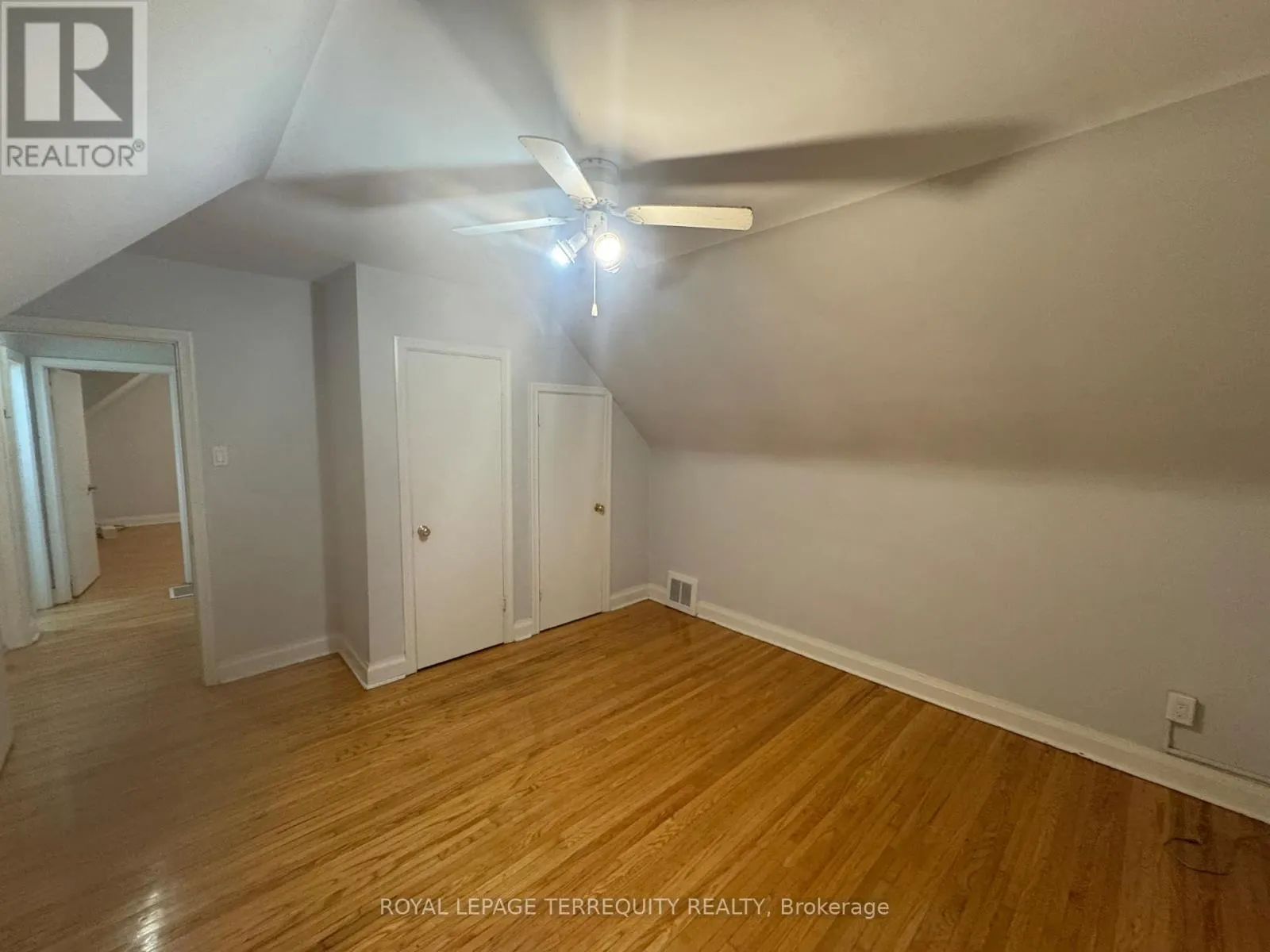 TOP FLOOR - 127 SHEPPARD AVENUE W