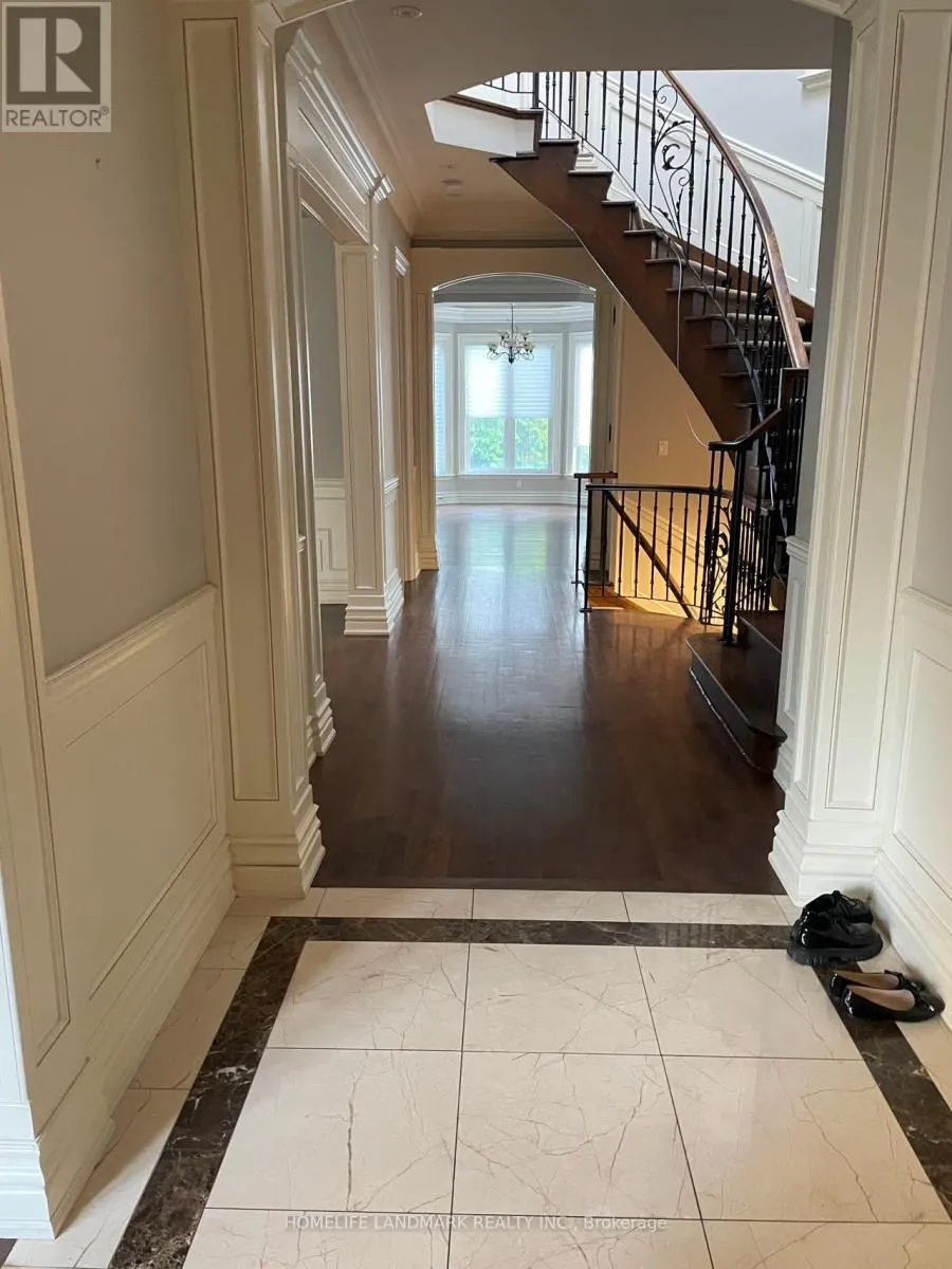 ENSUITE - 135 FLORENCE AVENUE
