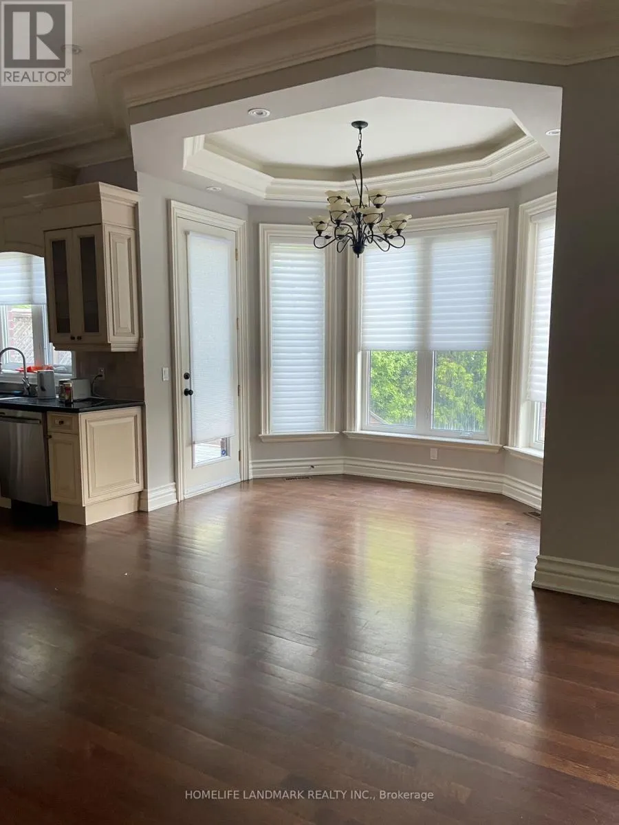 ENSUITE - 135 FLORENCE AVENUE
