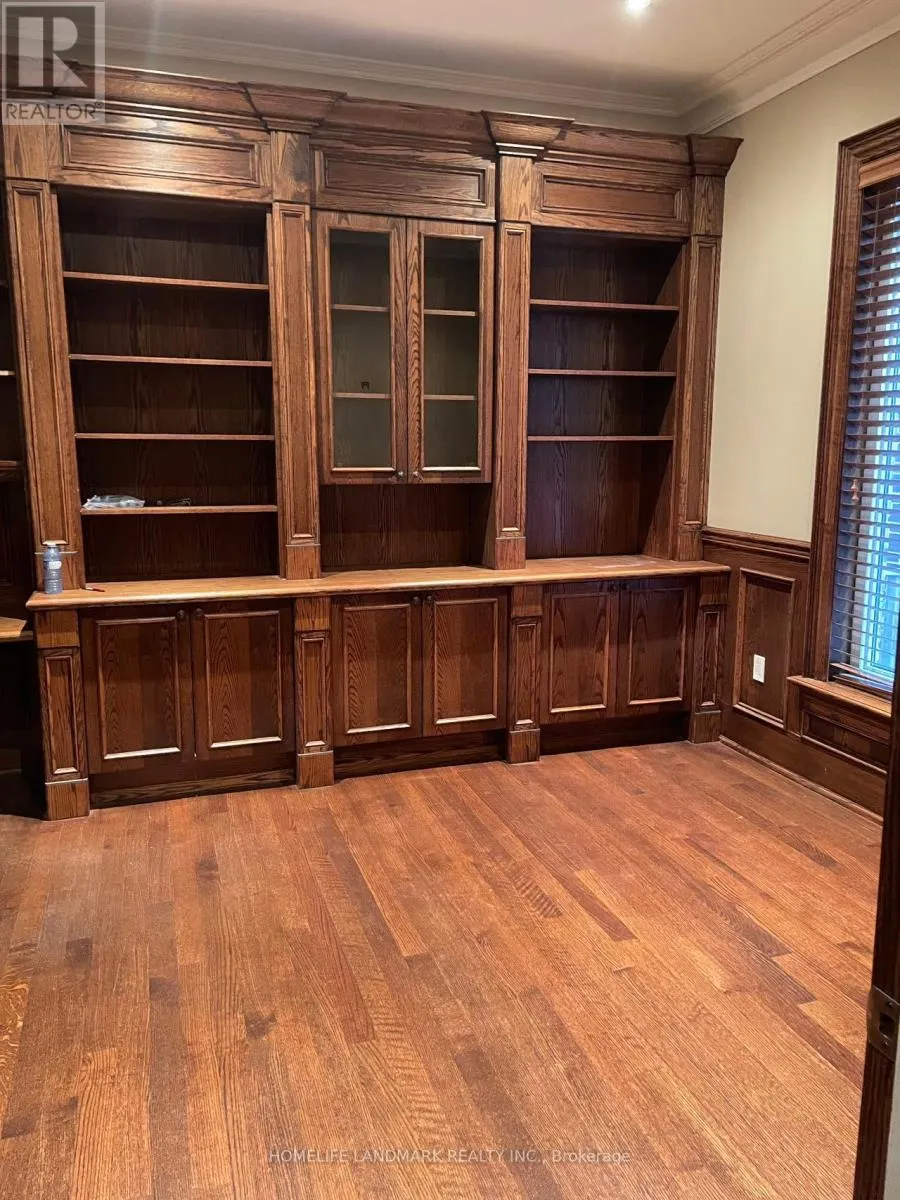 ENSUITE - 135 FLORENCE AVENUE