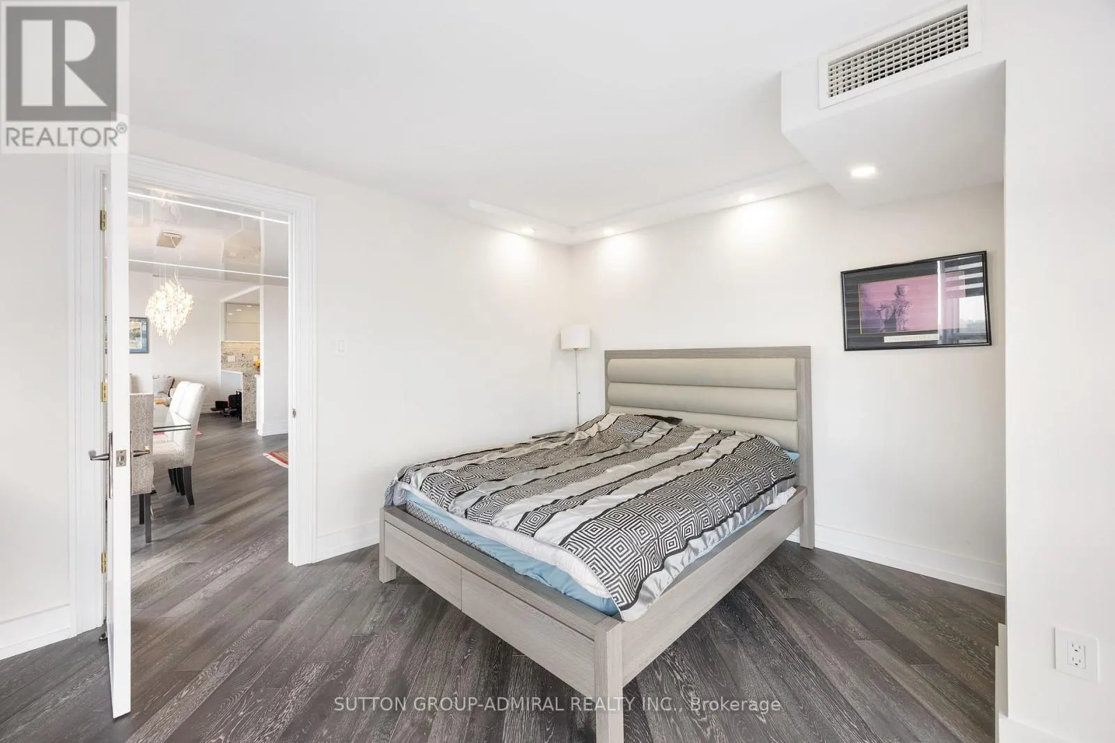 2108 - 131 BEECROFT ROAD