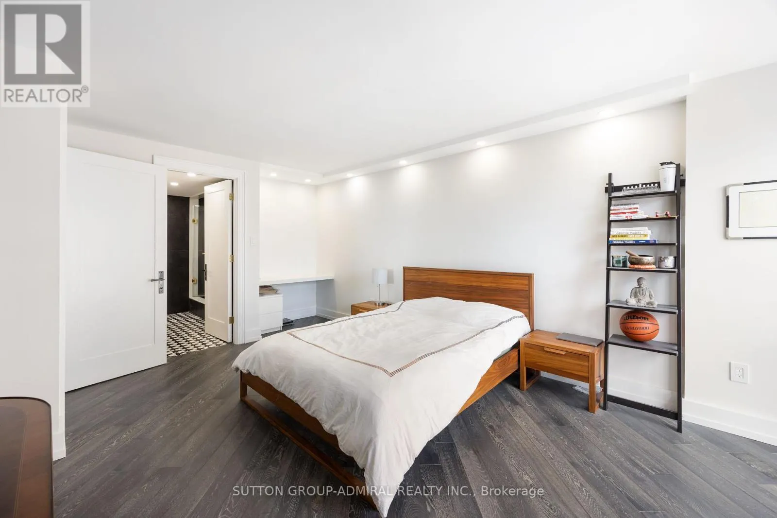 2108 - 131 BEECROFT ROAD