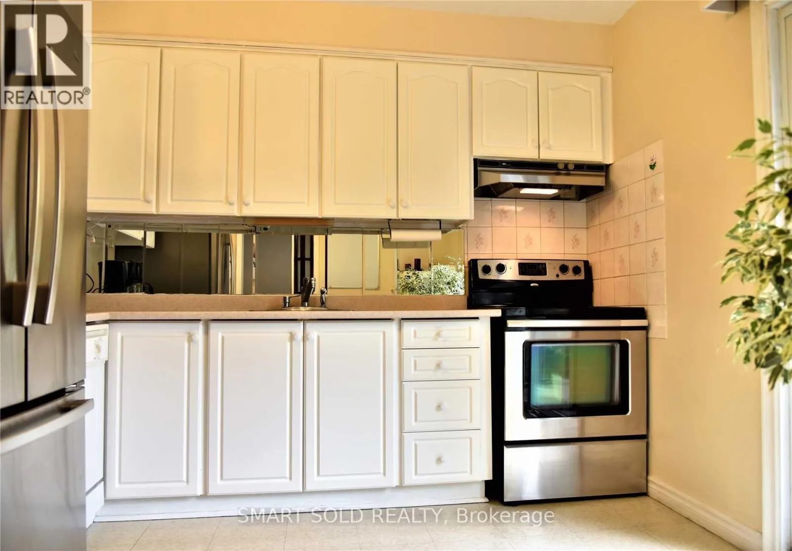 39 RAYOAK DRIVE