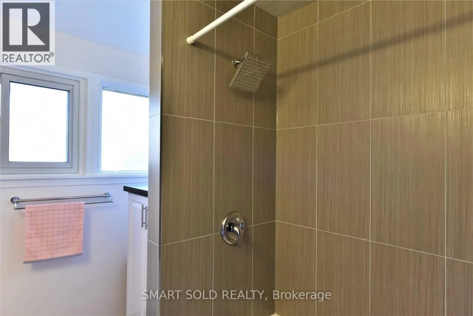 39 RAYOAK DRIVE