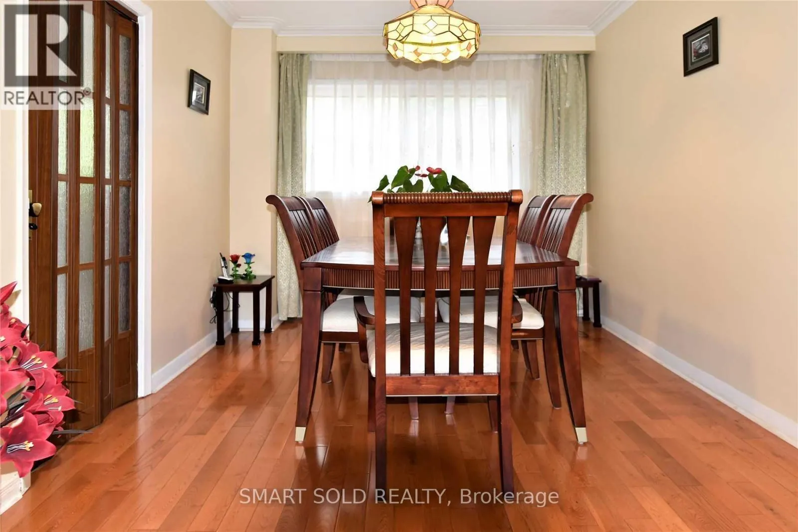 39 RAYOAK DRIVE