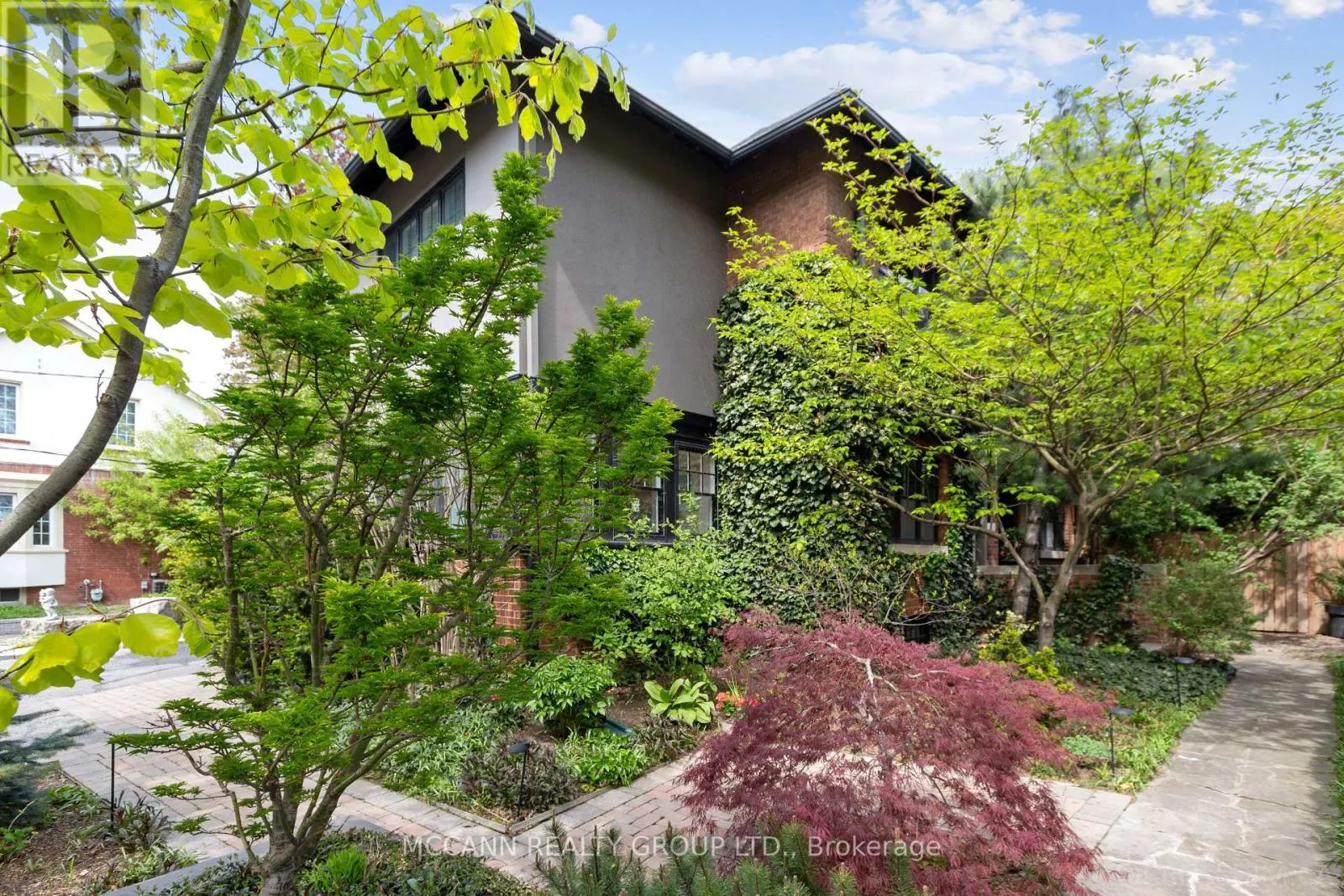 1373 AVENUE ROAD
