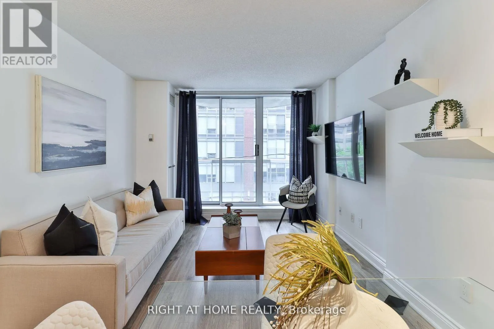 308 - 330 ADELAIDE STREET E