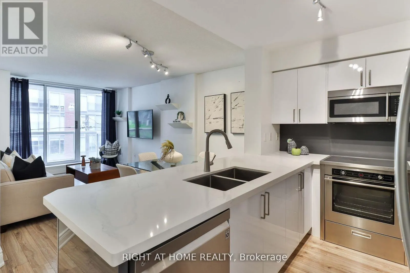 308 - 330 ADELAIDE STREET E