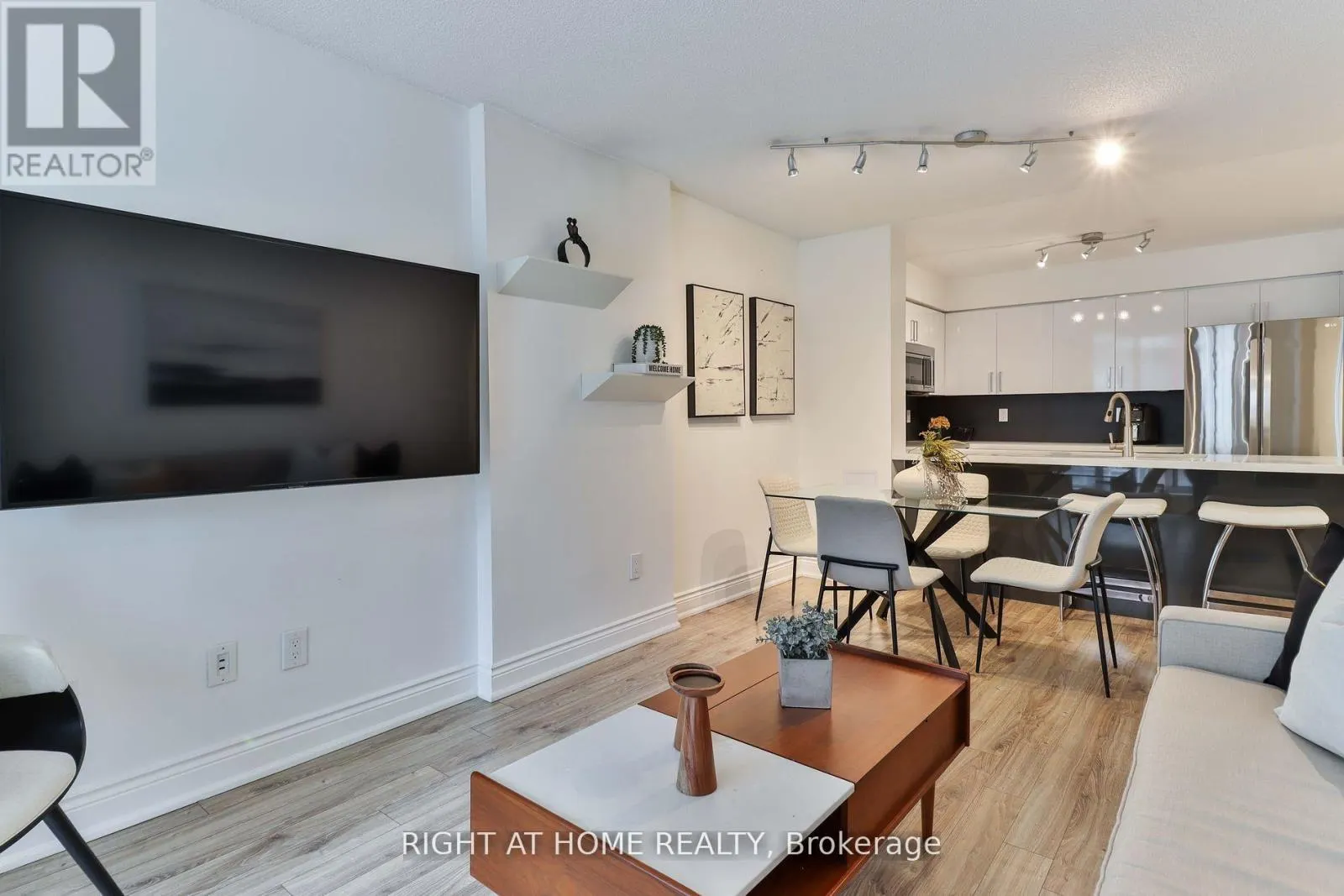 308 - 330 ADELAIDE STREET E