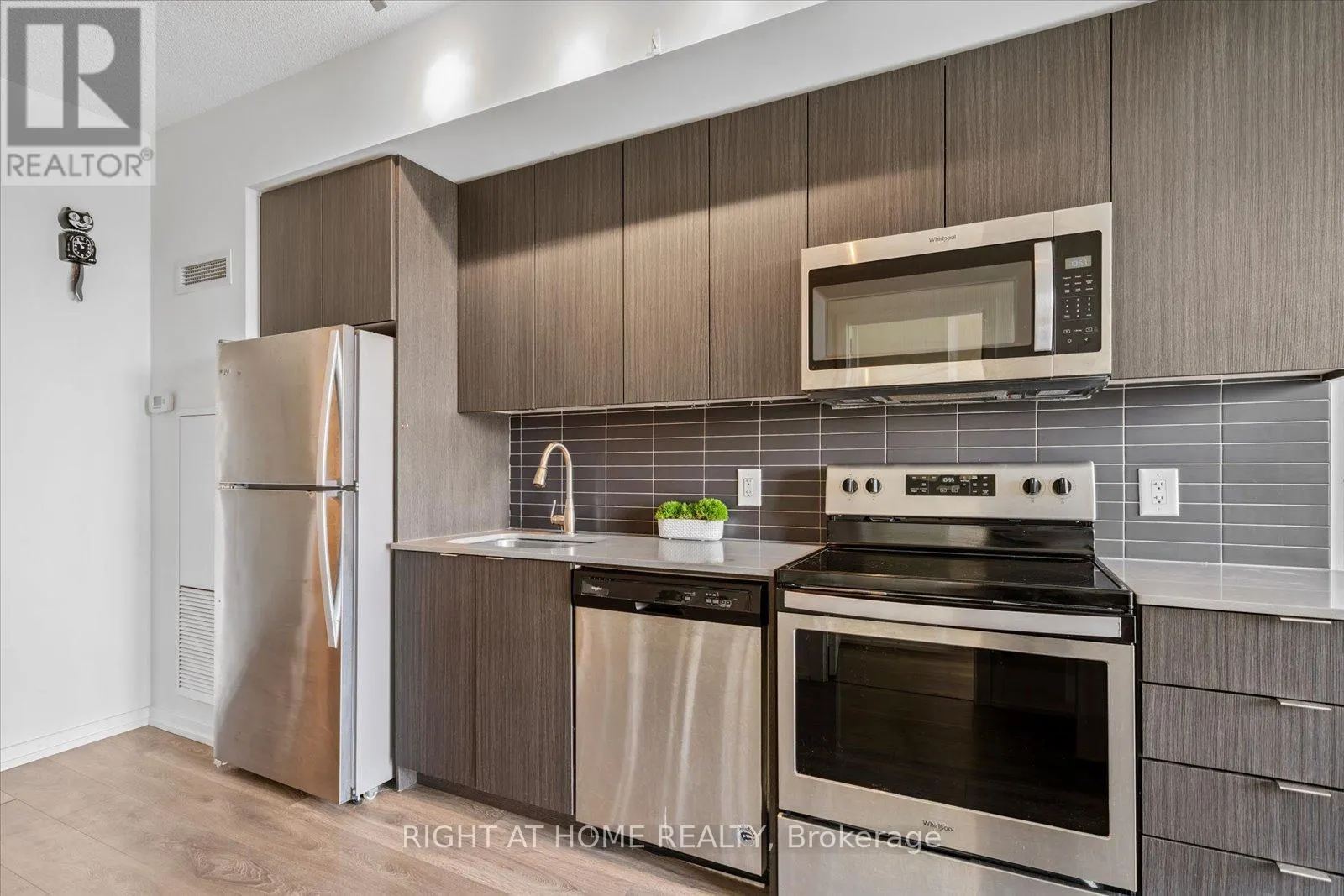 1108 - 3237 BAYVIEW AVENUE