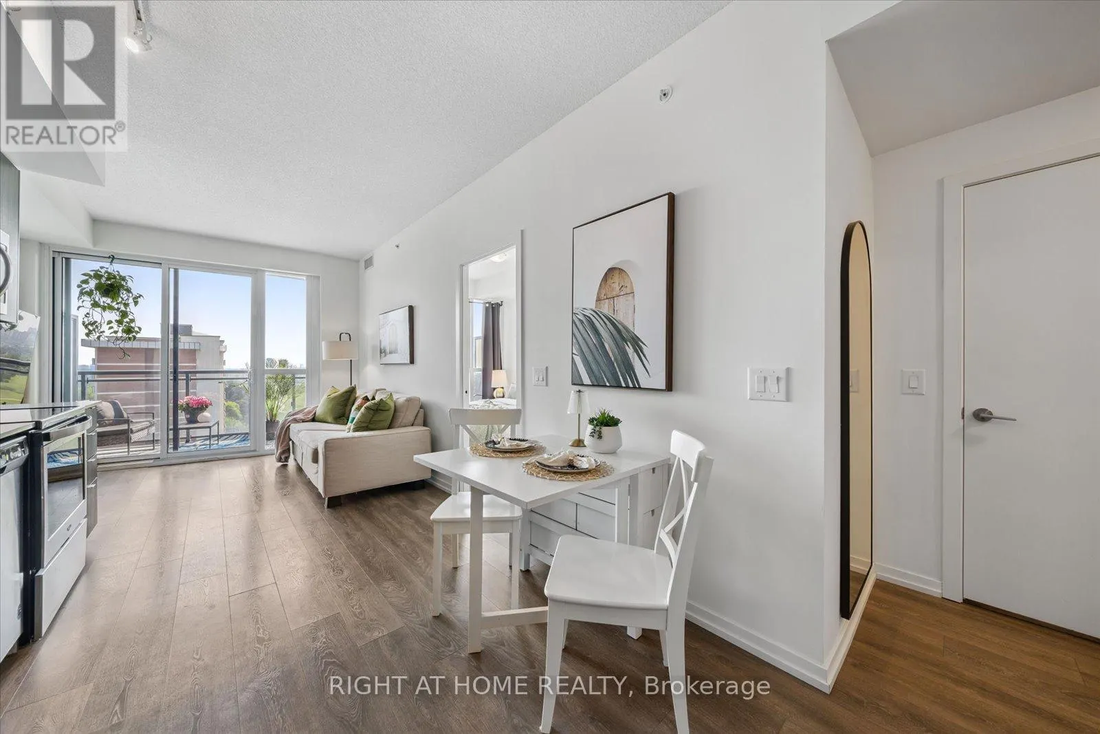 1108 - 3237 BAYVIEW AVENUE