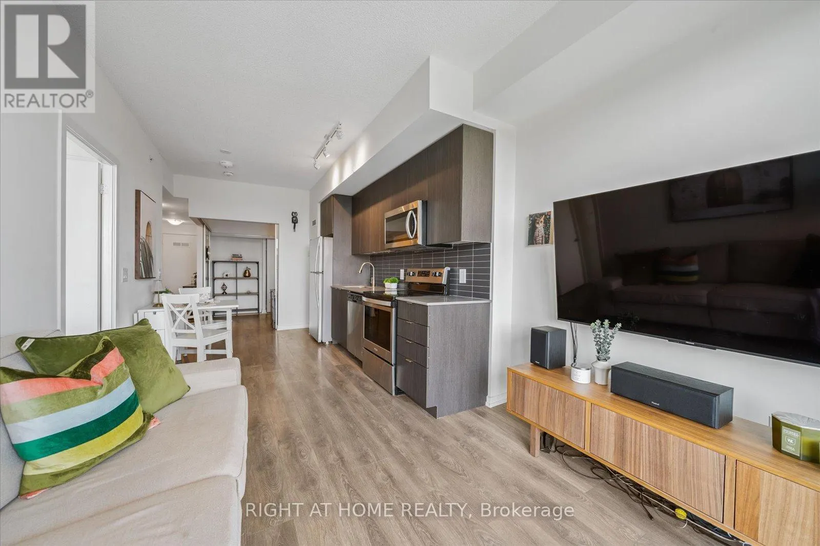 1108 - 3237 BAYVIEW AVENUE