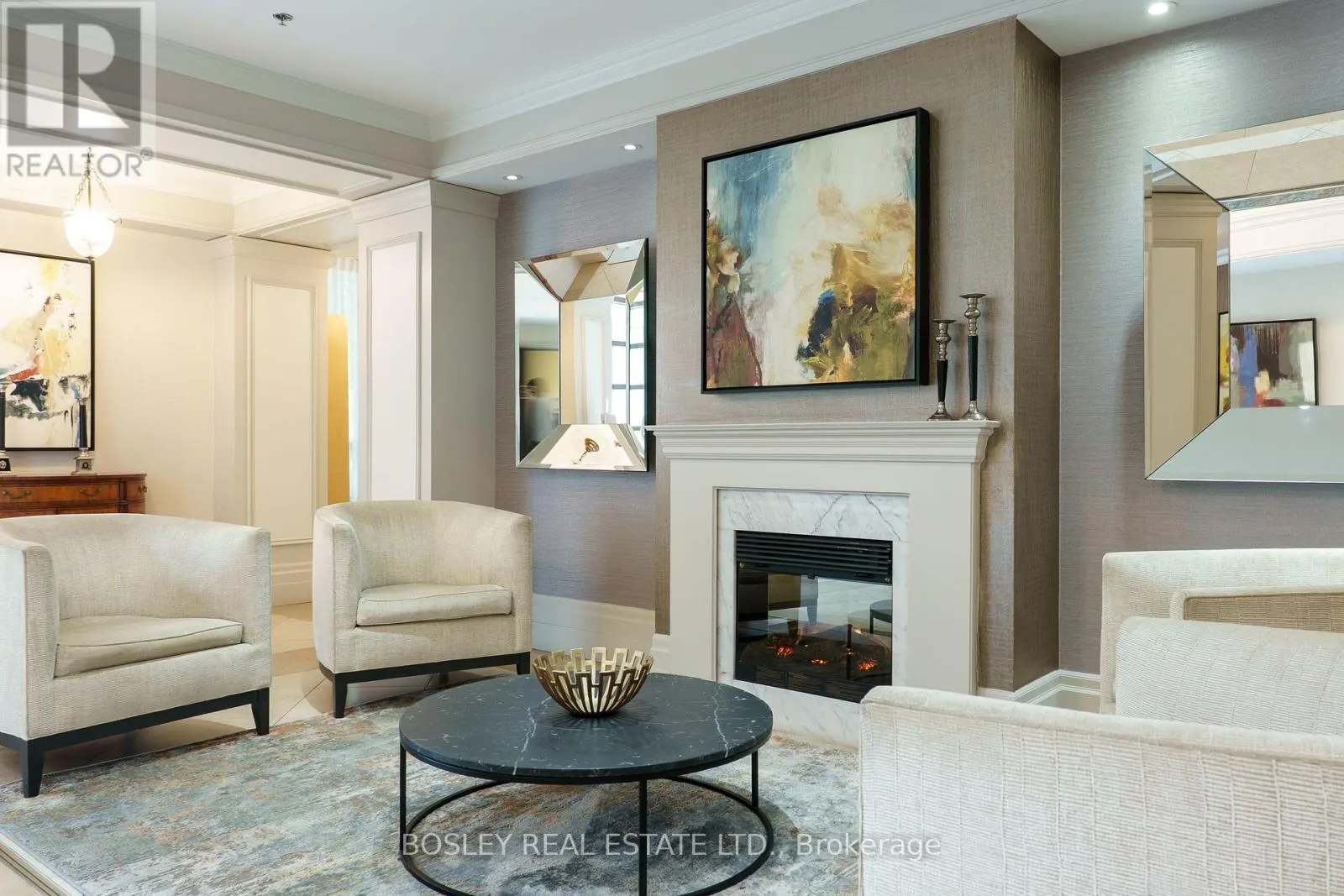 715 - 205 THE DONWAY W