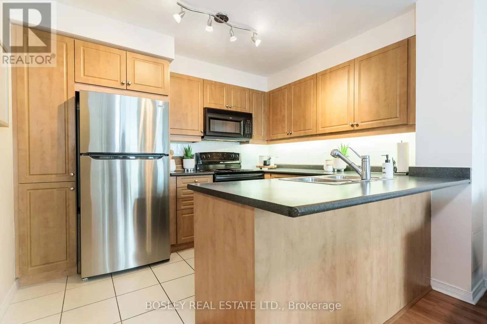 715 - 205 THE DONWAY W