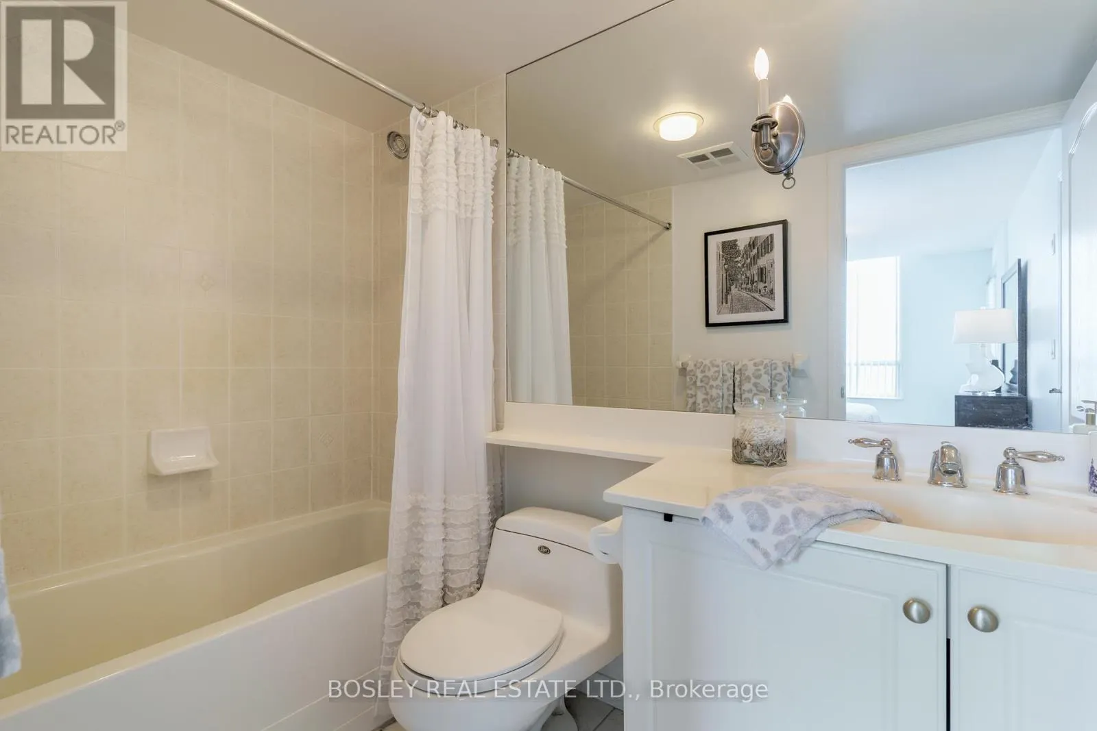 715 - 205 THE DONWAY W