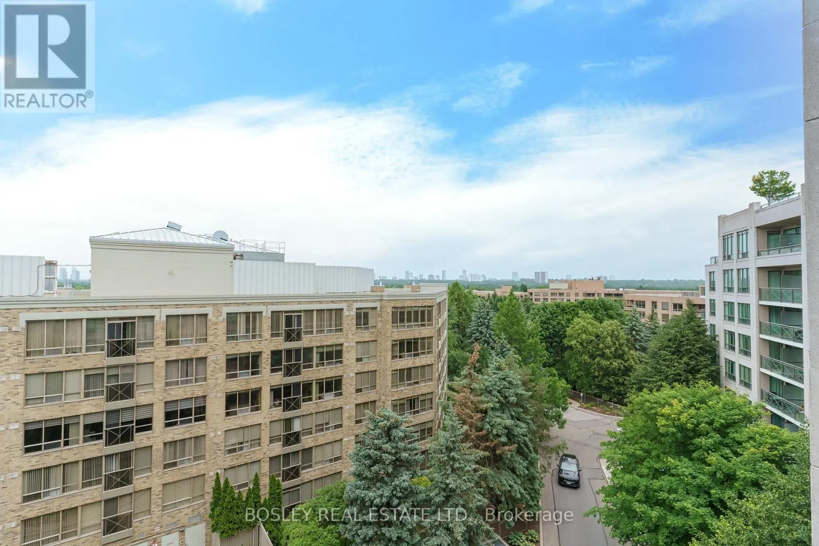 715 - 205 THE DONWAY W