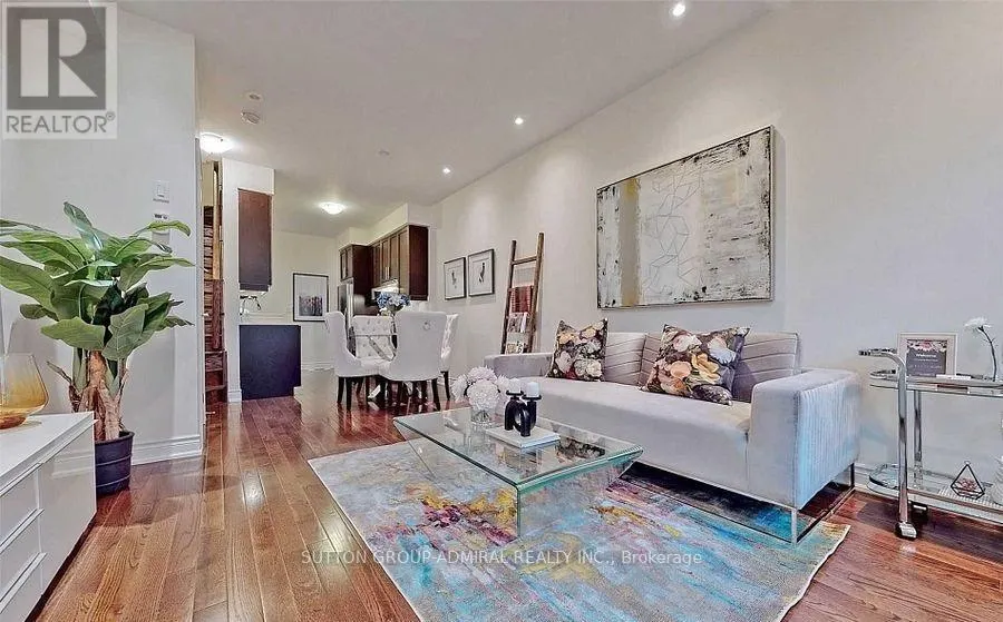 11 - 20 HARGRAVE LANE