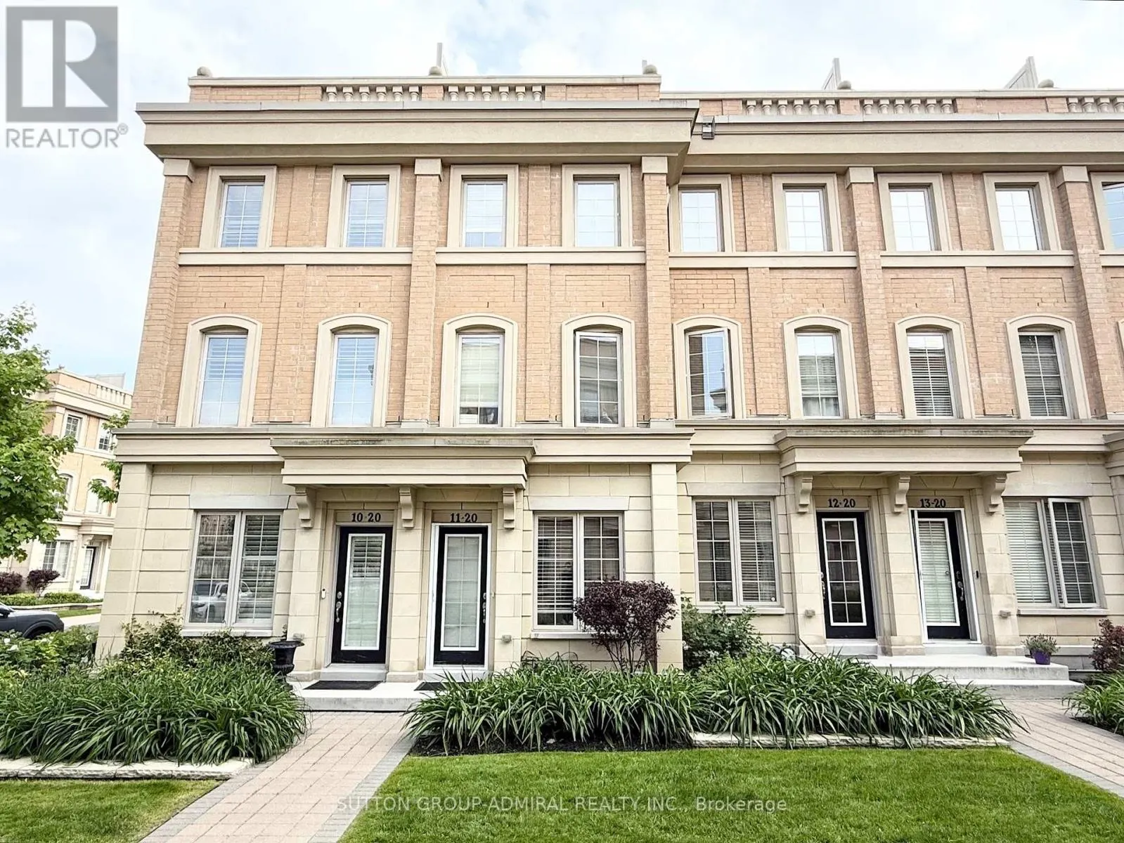 11 - 20 HARGRAVE LANE