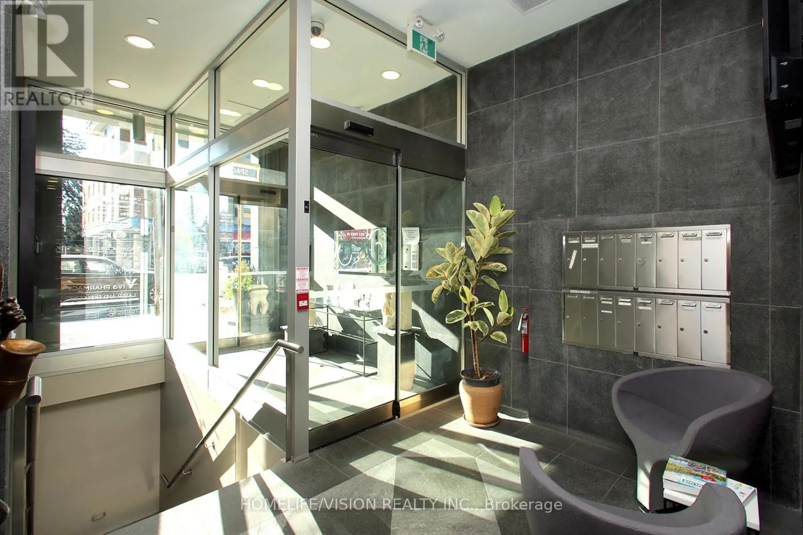 418 EGLINTON AVENUE W