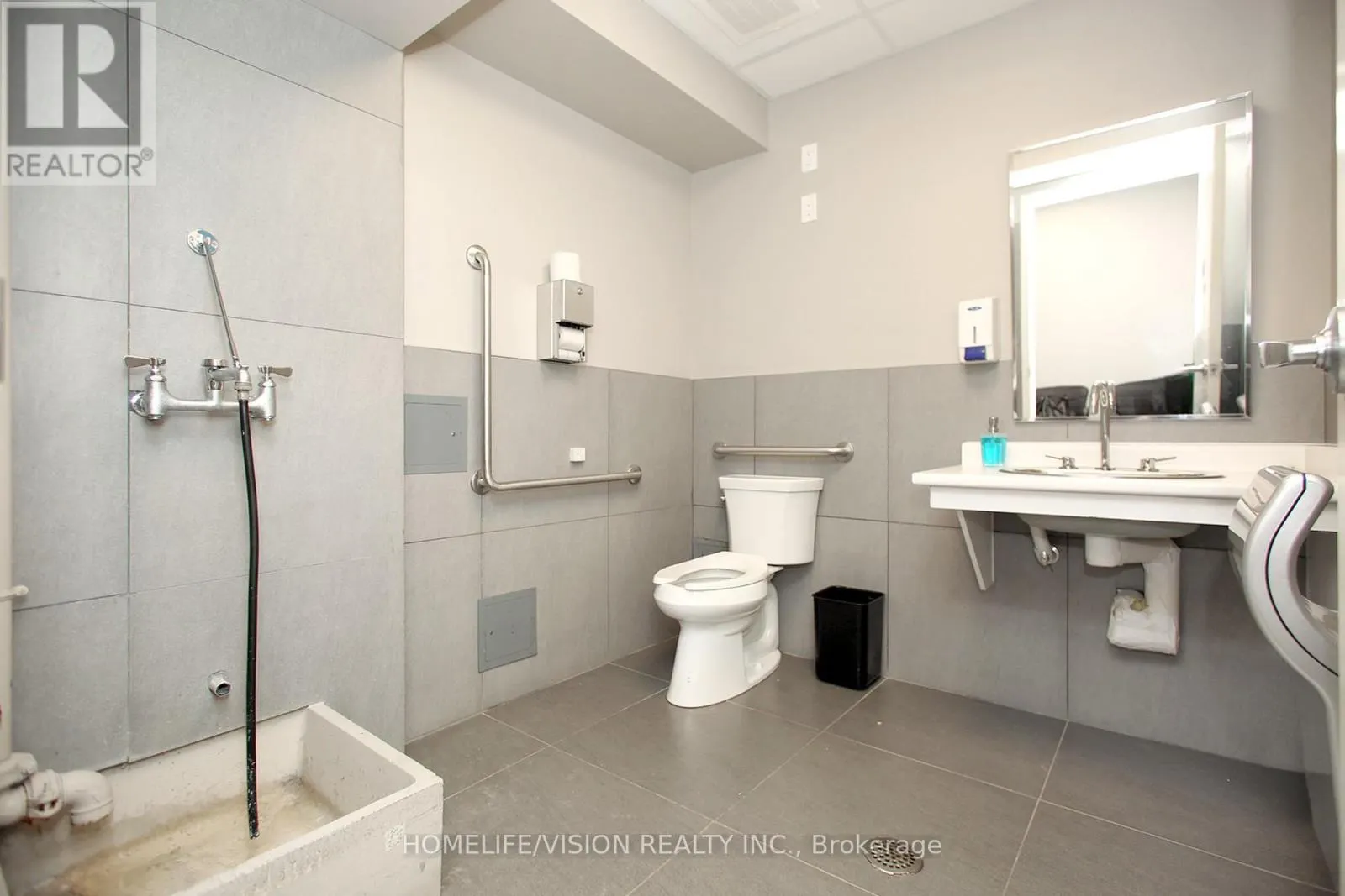 418 EGLINTON AVENUE W