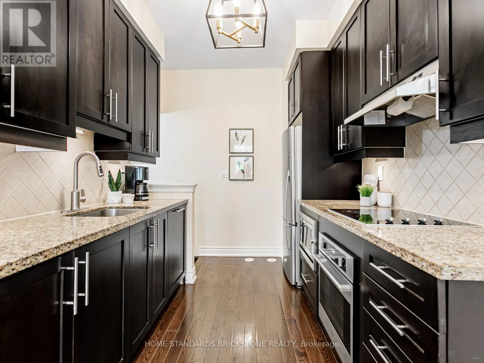 7 - 10 HARGRAVE LANE