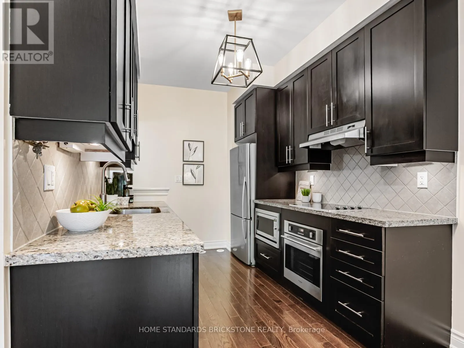 7 - 10 HARGRAVE LANE