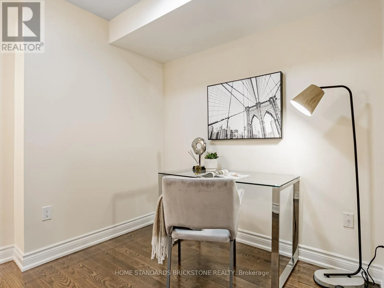 7 - 10 HARGRAVE LANE