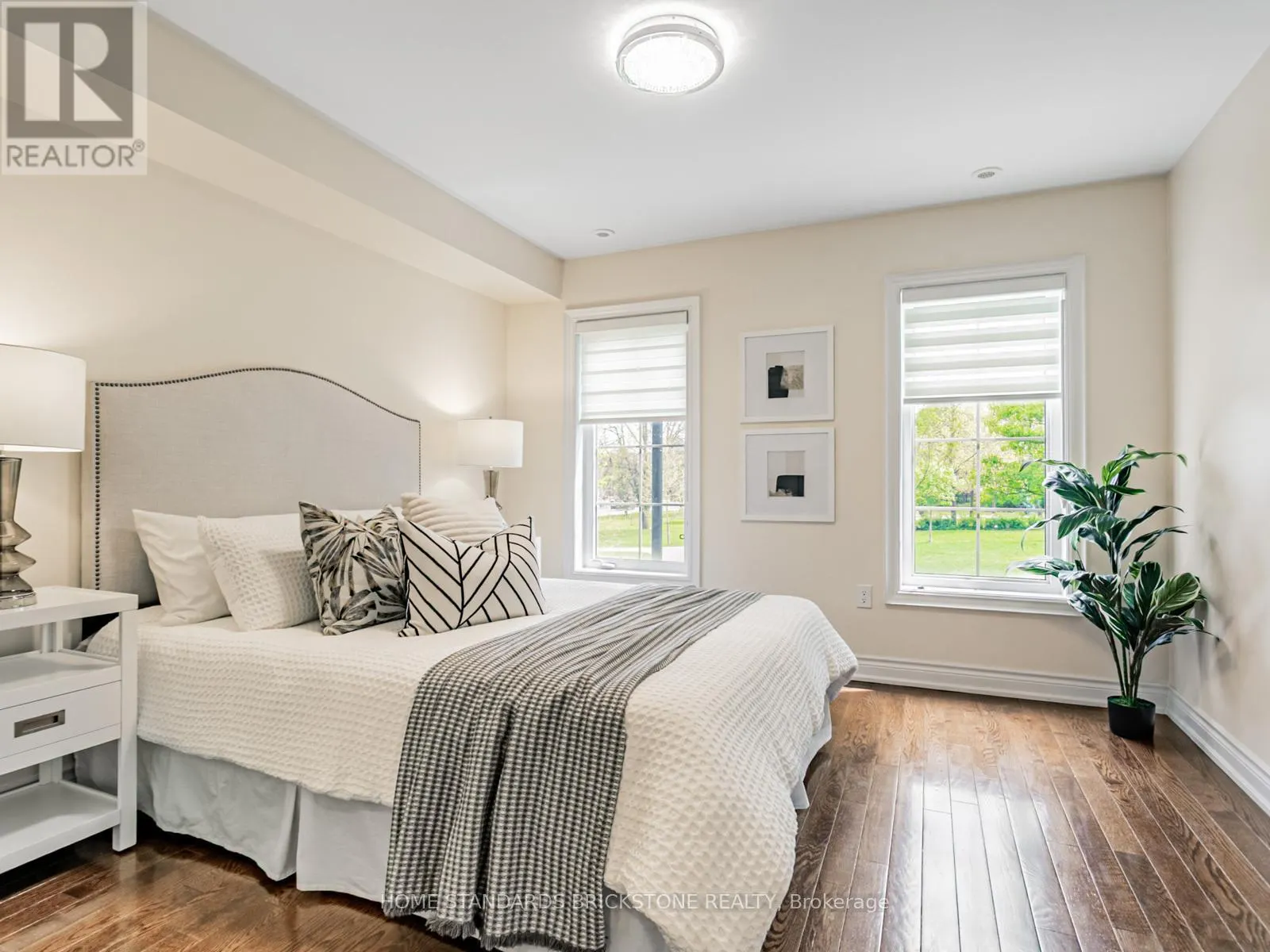 7 - 10 HARGRAVE LANE