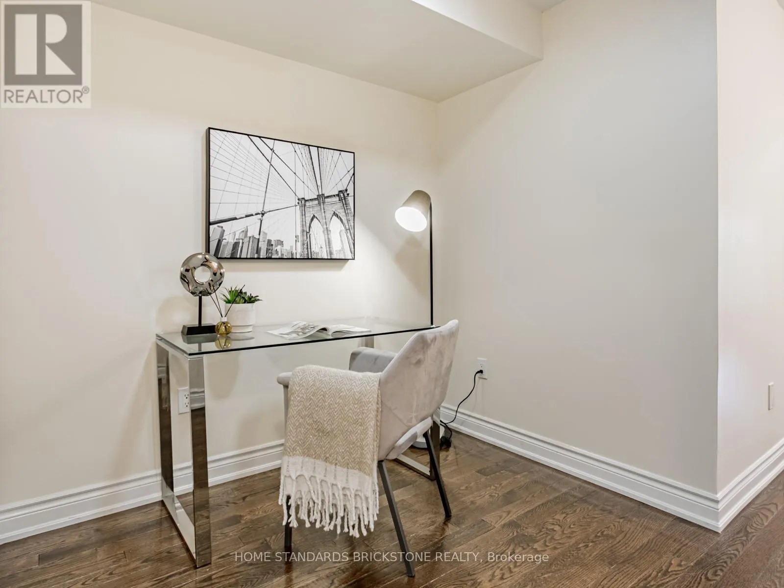 7 - 10 HARGRAVE LANE