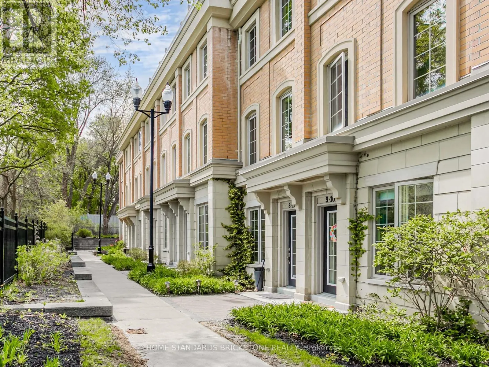 7 - 10 HARGRAVE LANE