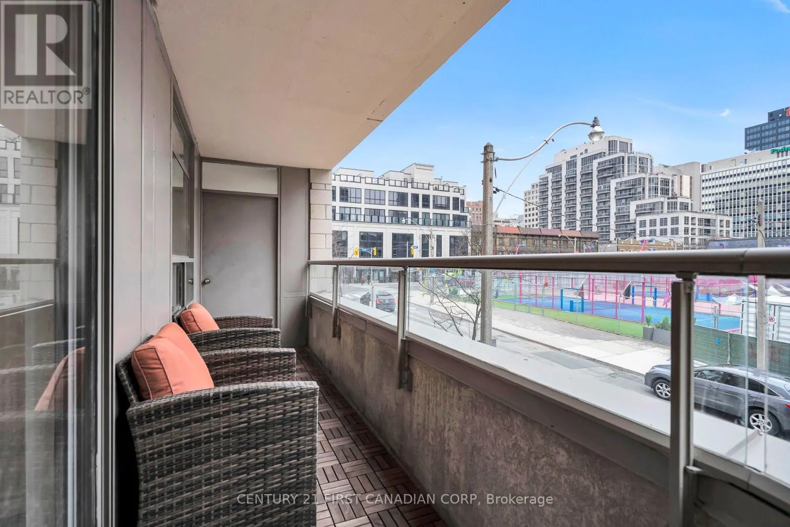 317 - 5 ROSEHILL AVENUE N, #317