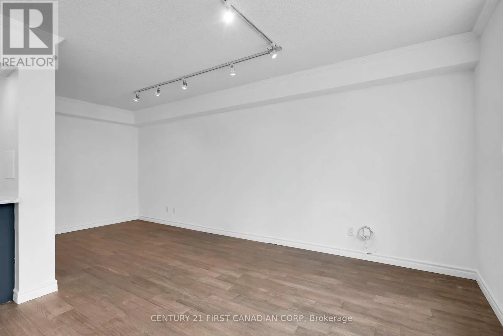 317 - 5 ROSEHILL AVENUE N, #317