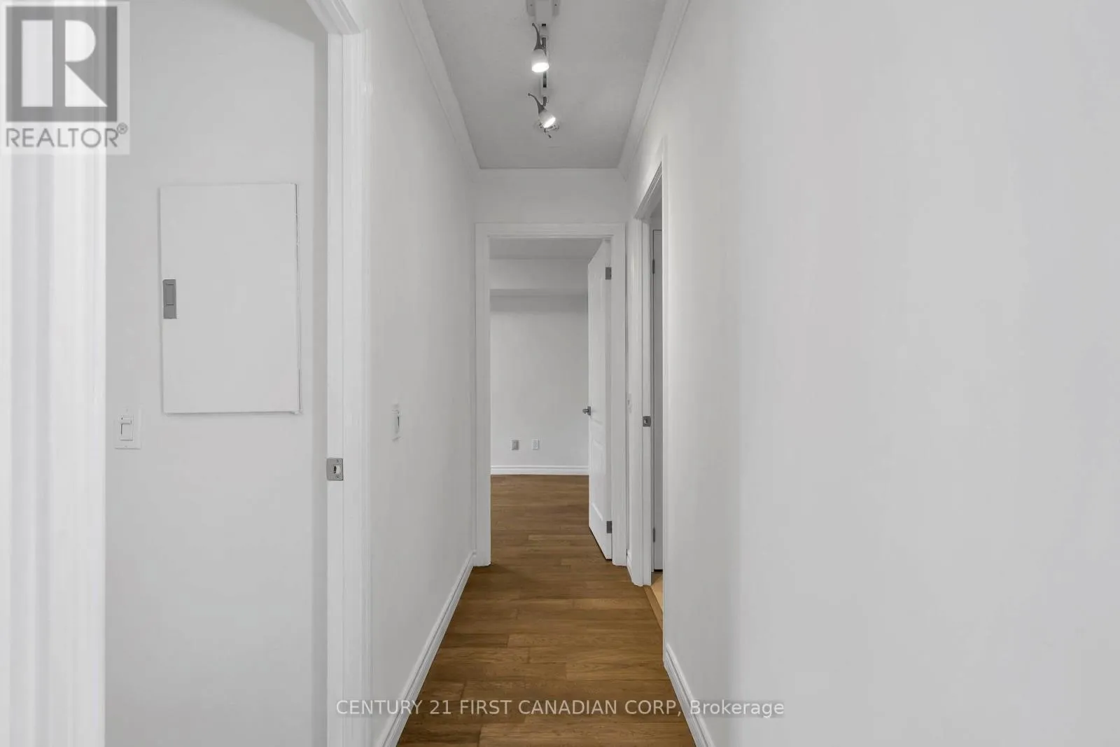 317 - 5 ROSEHILL AVENUE N, #317
