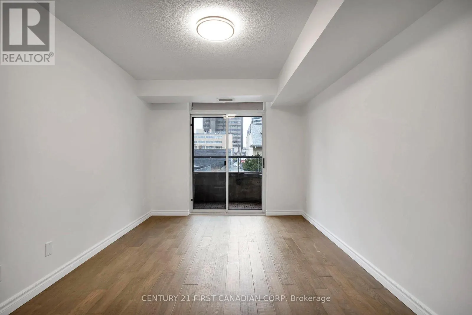 317 - 5 ROSEHILL AVENUE N, #317