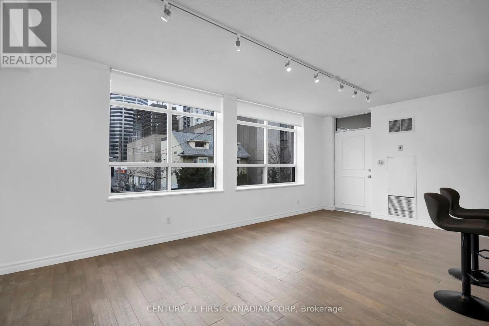 317 - 5 ROSEHILL AVENUE N, #317