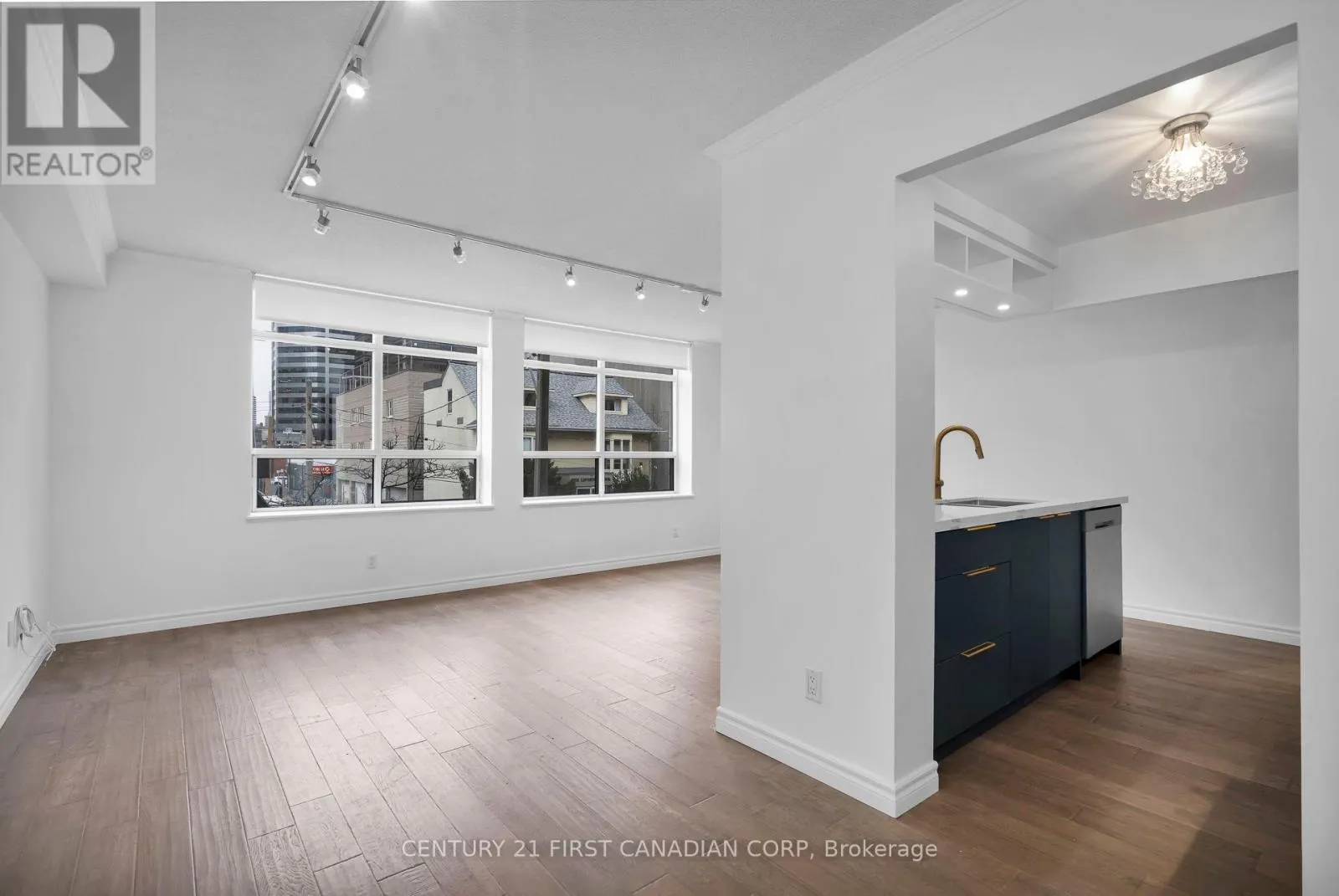 317 - 5 ROSEHILL AVENUE N, #317